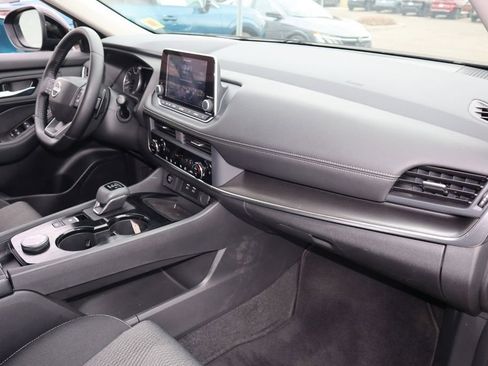 Certified 2025 Nissan Rogue SV AWD/4WD image 24