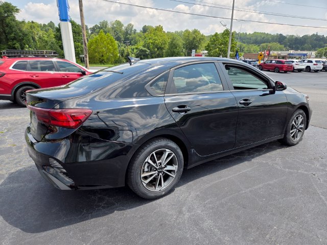Used 2024 Kia Forte LXS w/ LXS Technology Package FWD image 8