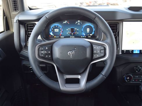 New 2026 Ford Bronco Badlands image 8