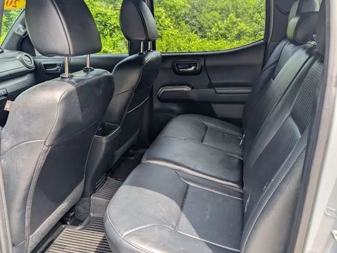 Used 2018 Toyota Tacoma Limited AWD/4WD image 14