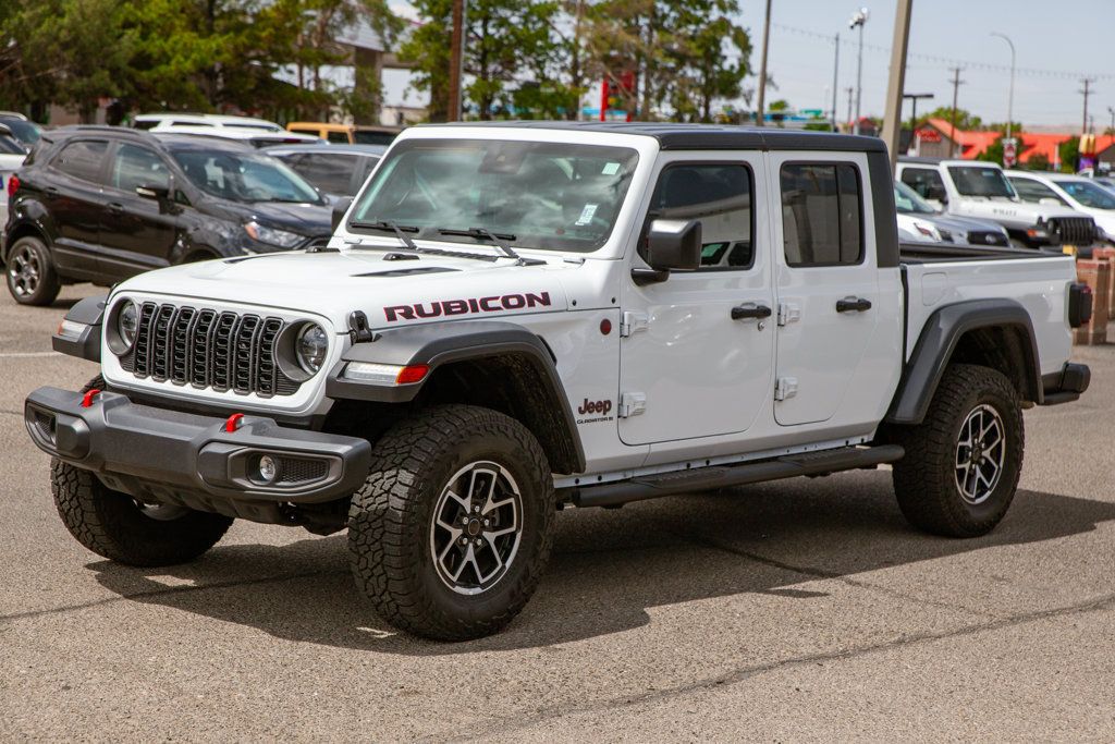 Used 2025 Jeep Gladiator Rubicon AWD/4WD image 9