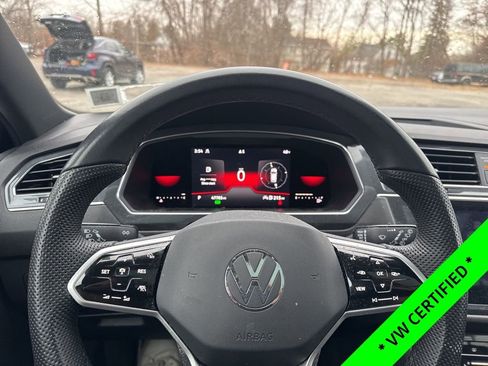Certified 2022 Volkswagen Tiguan SE R-Line image 15