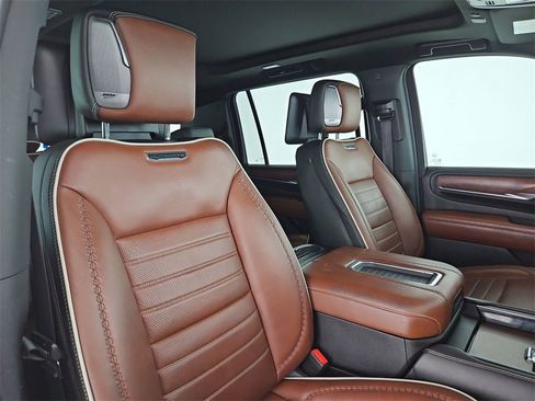 Used 2024 GMC Yukon XL Denali Ultimate image 35