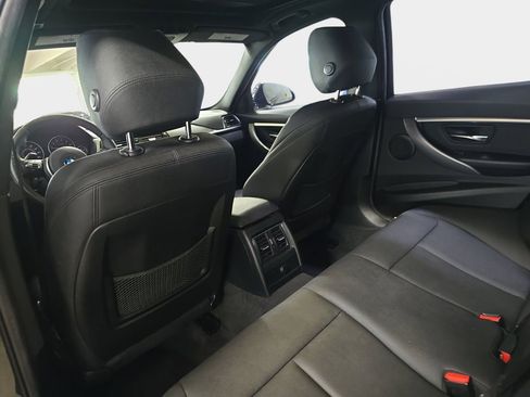 Used 2018 BMW 330i Sedan RWD image 16