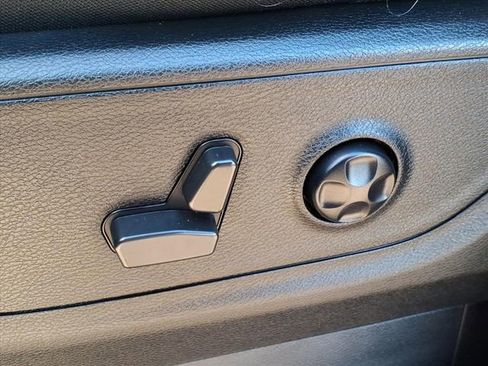 Used 2021 RAM 1500 Big Horn image 12