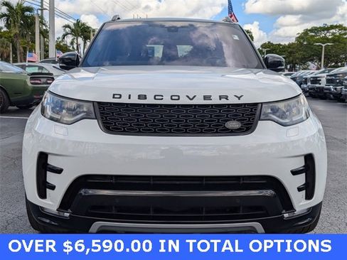 Used 2020 Land Rover Discovery Landmark image 2