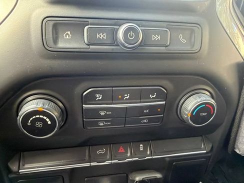 Used 2019 Chevrolet Silverado 1500 Custom w/ Custom Convenience Package AWD/4WD image 15