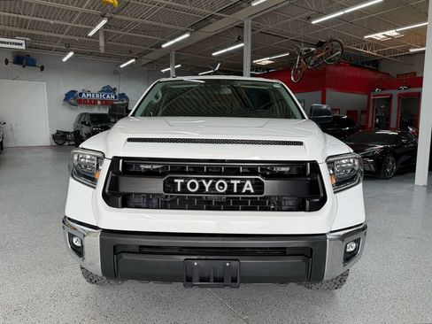 Used 2018 Toyota Tundra SR5 AWD/4WD image 8