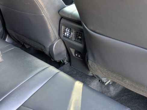 Used 2021 Toyota RAV4 XLE Premium image 32