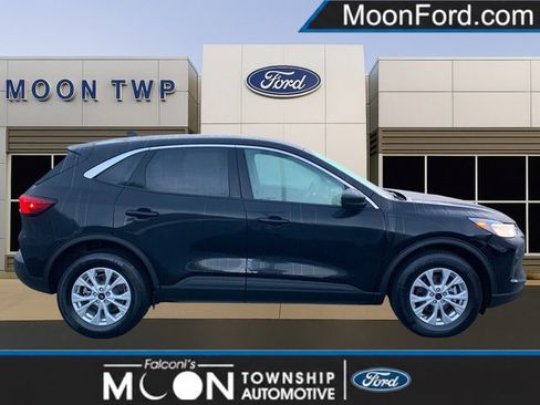 Used 2023 Ford Escape Active AWD/4WD image 1