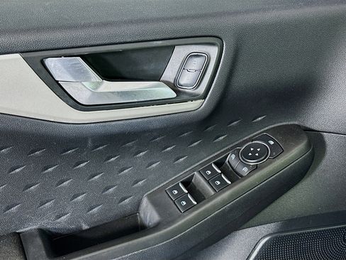 Used 2020 Ford Escape SE FWD image 15