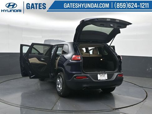 Used 2016 Jeep Cherokee Sport AWD/4WD image 50