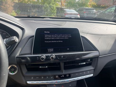 Used 2024 Cadillac CT4 Luxury image 21