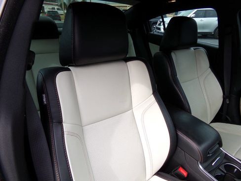 Used 2016 Dodge Charger SXT w/ AWD Premium Group image 29