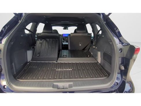 New 2026 Toyota Highlander XSE AWD/4WD image 9