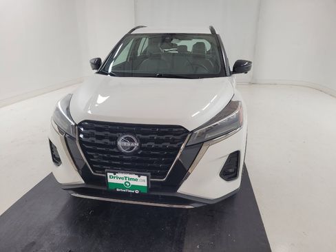 Used 2023 Nissan Kicks SR w/ SR Premium Package FWD image 15