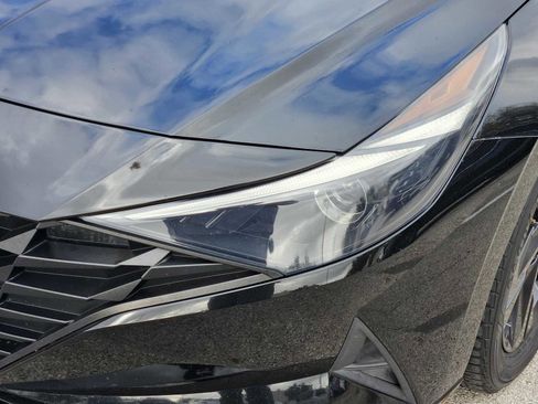 Used 2022 Hyundai Elantra SEL image 7