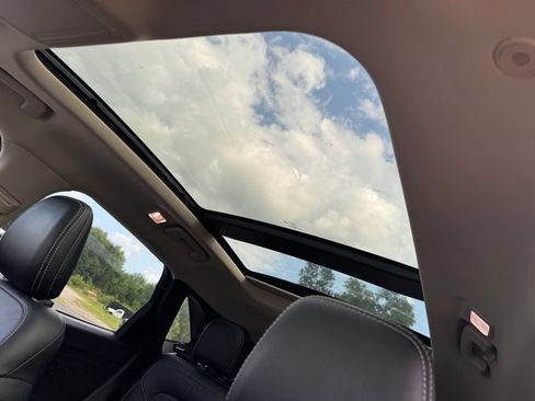 Used 2020 Ford Escape Titanium AWD/4WD image 11