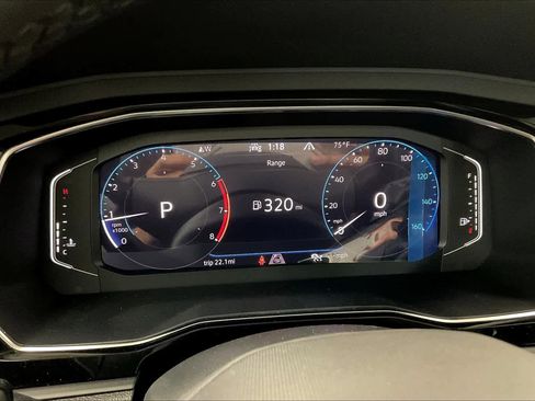 Used 2024 Volkswagen Jetta SEL image 20