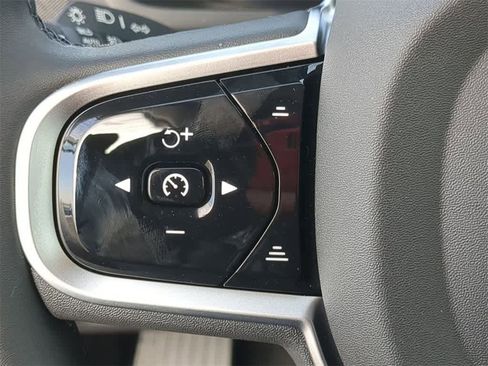 New 2026 Volvo XC90 B6 Plus w/ Protection Package Premier image 24