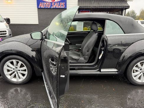 Used 2015 Volkswagen Beetle TDI image 18