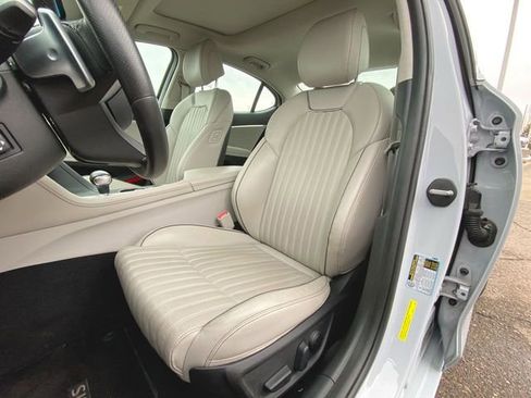 Used 2021 Genesis G70 2.0T w/ Elite Package image 19