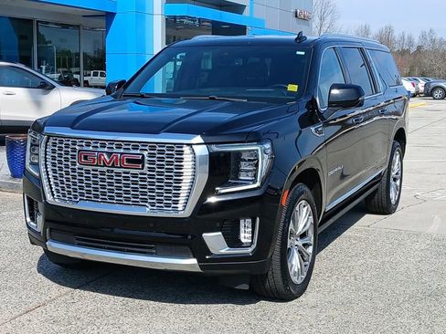 Used 2022 GMC Yukon XL Denali image 2