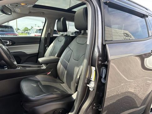 Used 2022 Jeep Compass Limited w/ Sun and Sound Group AWD/4WD image 10