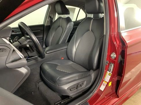 Used 2018 Toyota Camry SE image 26