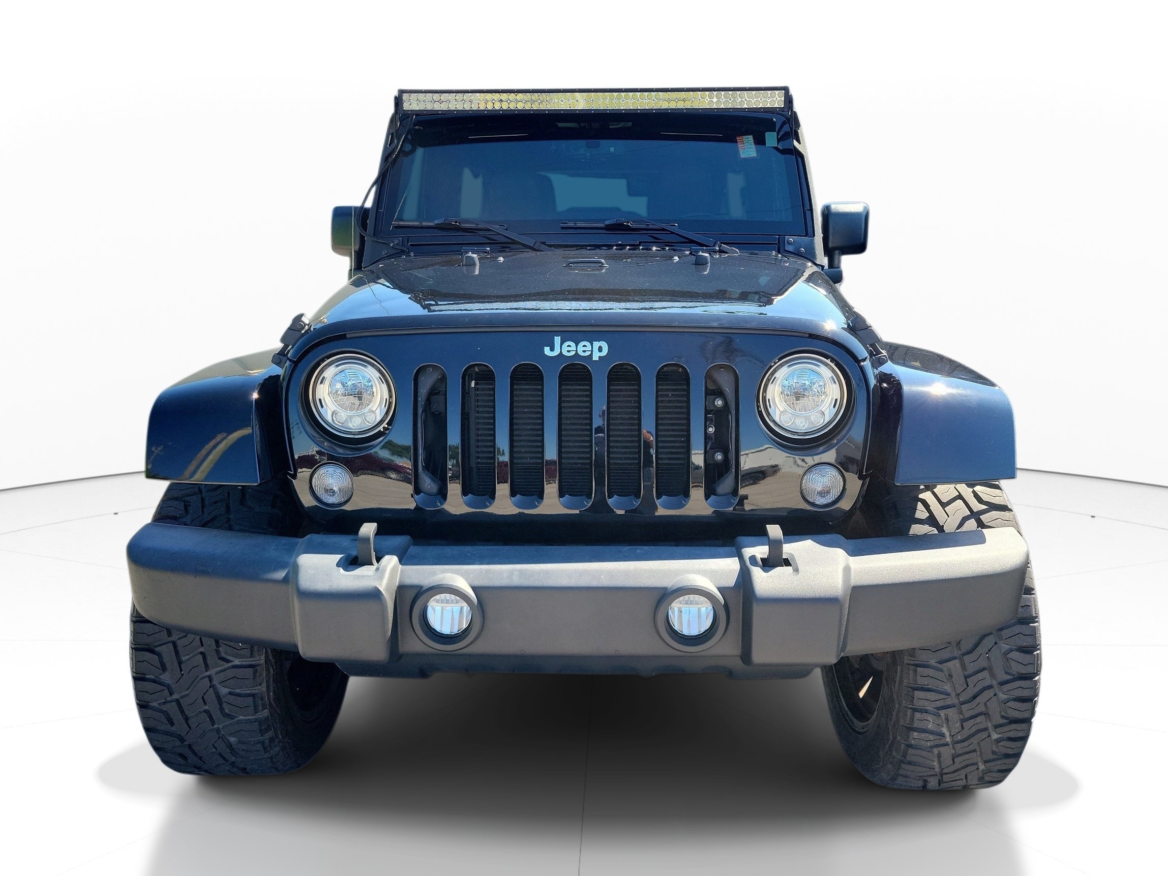 Used 2017 Jeep Wrangler Unlimited Rubicon w/ Connectivity Group AWD/4WD image 2