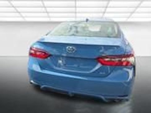 Used 2023 Toyota Camry SE FWD image 11