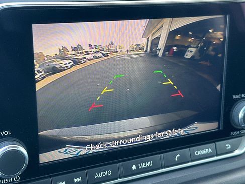 Used 2024 Nissan Rogue SV image 18