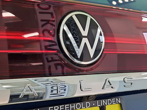 New 2026 Volkswagen Atlas SE image 14