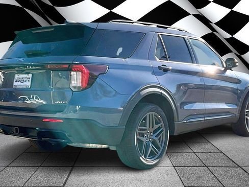 New 2026 Ford Explorer ST-Line w/ ST-Line Street Pack image 14