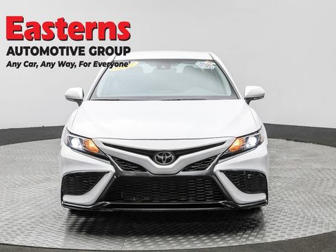 Used 2024 Toyota Camry SE image 2