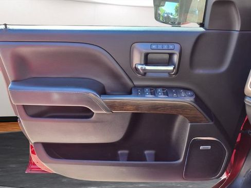Used 2018 GMC Sierra 2500 Denali w/ Duramax Plus Package AWD/4WD image 15