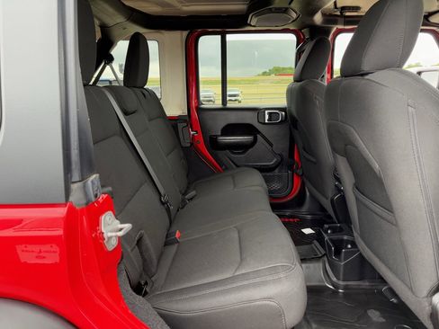 Used 2021 Jeep Wrangler Unlimited Sport image 30