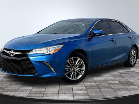 Used 2017 Toyota Camry SE image 12