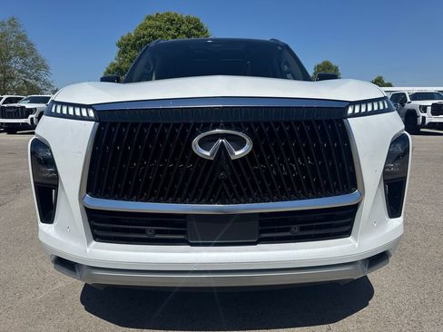 Used 2025 INFINITI QX80 Sensory image 10