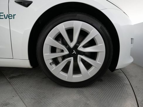 Used 2023 Tesla Model 3 Standard Range image 19