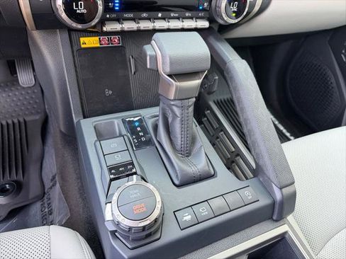 Certified 2026 Toyota Tacoma Limited AWD/4WD image 28