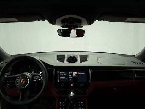 Certified 2026 Porsche Macan AWD/4WD image 16