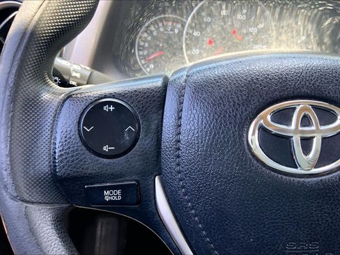 Used 2016 Toyota RAV4 LE FWD image 24