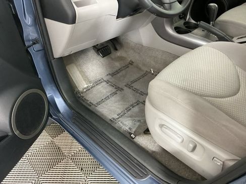 Used 2007 Toyota RAV4 Limited AWD/4WD image 14