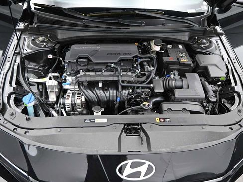 New 2026 Hyundai Elantra SEL Sport FWD image 23