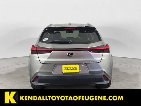 Used 2019 Lexus UX 200 FWD image 6
