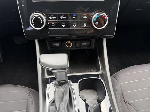 Used 2022 Hyundai Santa Cruz SEL w/ Activity Package FWD image 11