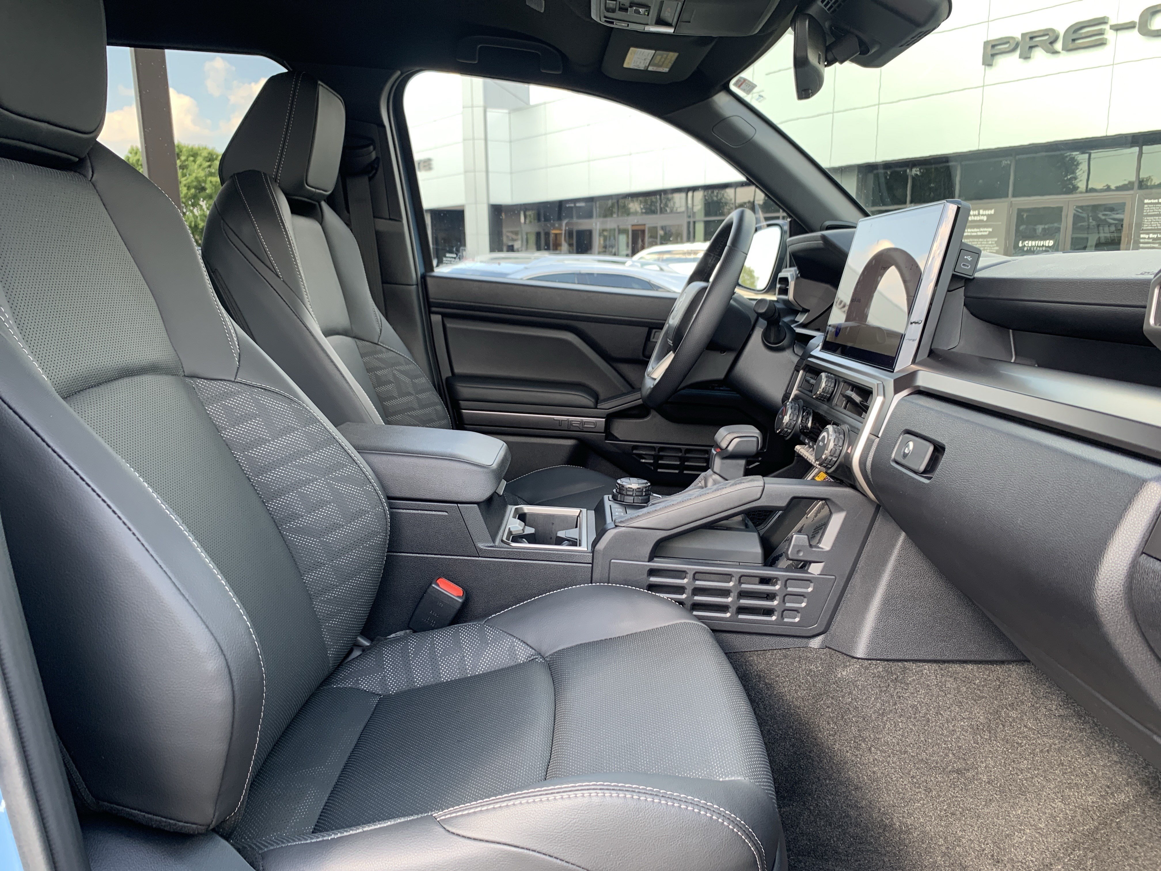 Used 2025 Toyota 4Runner TRD Off-Road Premium AWD/4WD image 35