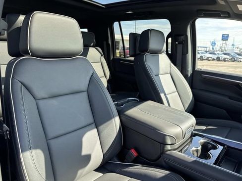 New 2026 Chevrolet Suburban Premier RWD image 29