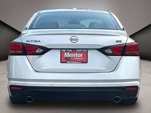 Used 2024 Nissan Altima 2.5 SR FWD image 5